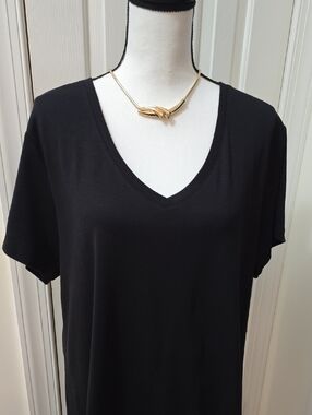 ST. JOHN'S BAY BRAND WOMEN'S PLUS SIZE SHORT SLEEVES BLACK COTTON TEE SIZE 2X